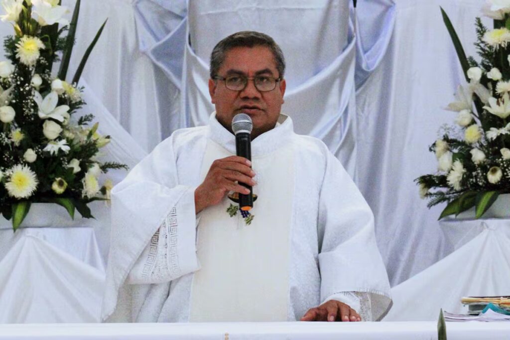 sacerdote_1444