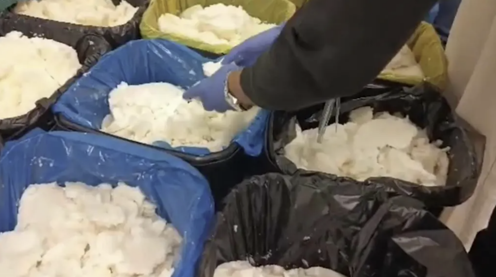 64b1a0dfa87a48f3912489c66ff2d4ae