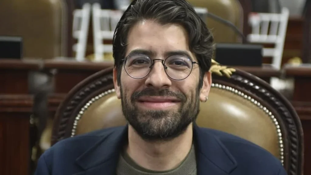 77353e3ce20841aea874d5152d12aca0