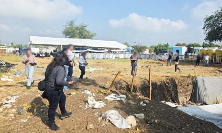 9c902f31165645a6ba79ff7078f02d38