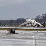 Reabren pista del aeropuerto LaGuardia de Nueva York donde ocurrió accidente de avión