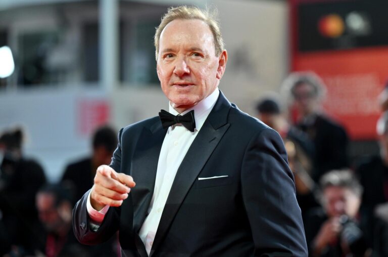 Kevin Spacey pacta con tres hombres para evitar un juicio por agresión sexual en Londres