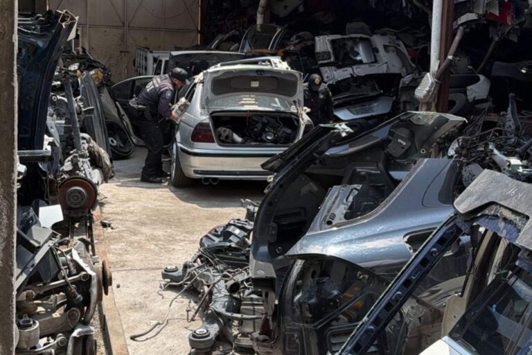 1323955f56cf42f9916bbbfdda6adfd7