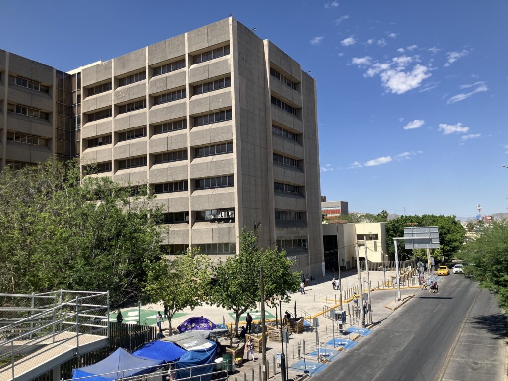 677cb83f18a947e8aa37fa52c6d7438d