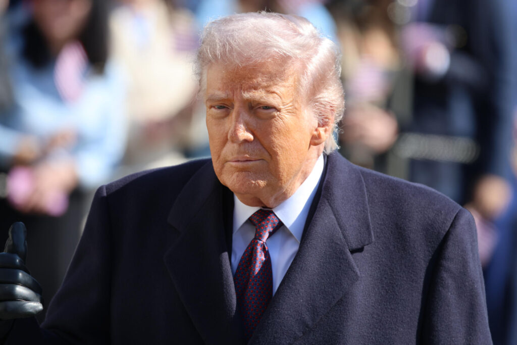 Trump insiste que Sheinbaum "no debería haber rechazado" su "ayuda" contra los cárteles