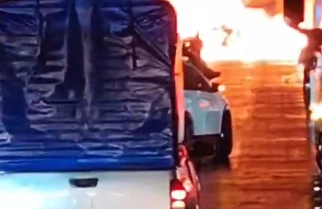 b3217b239cb6419ebc530e6af59cc9a7