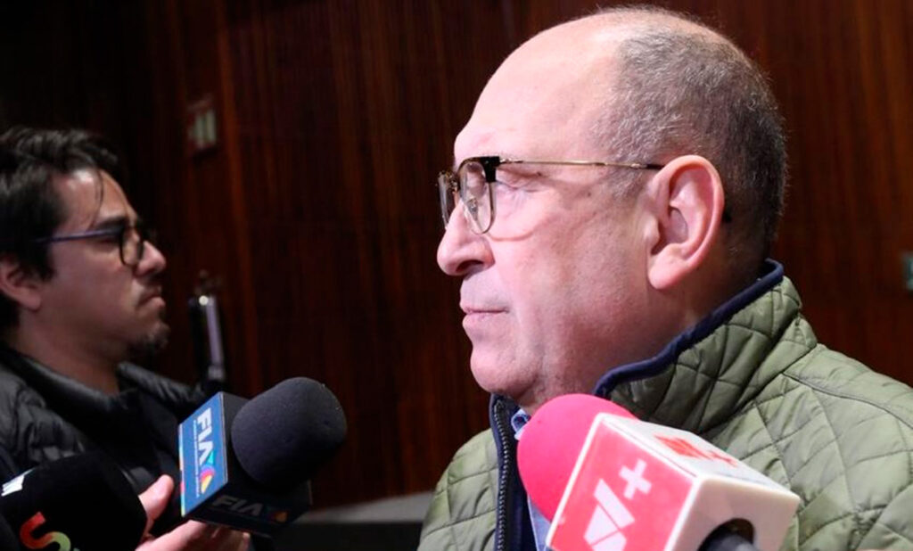 cbad9d05910e4057b61086fe2cb9ff03