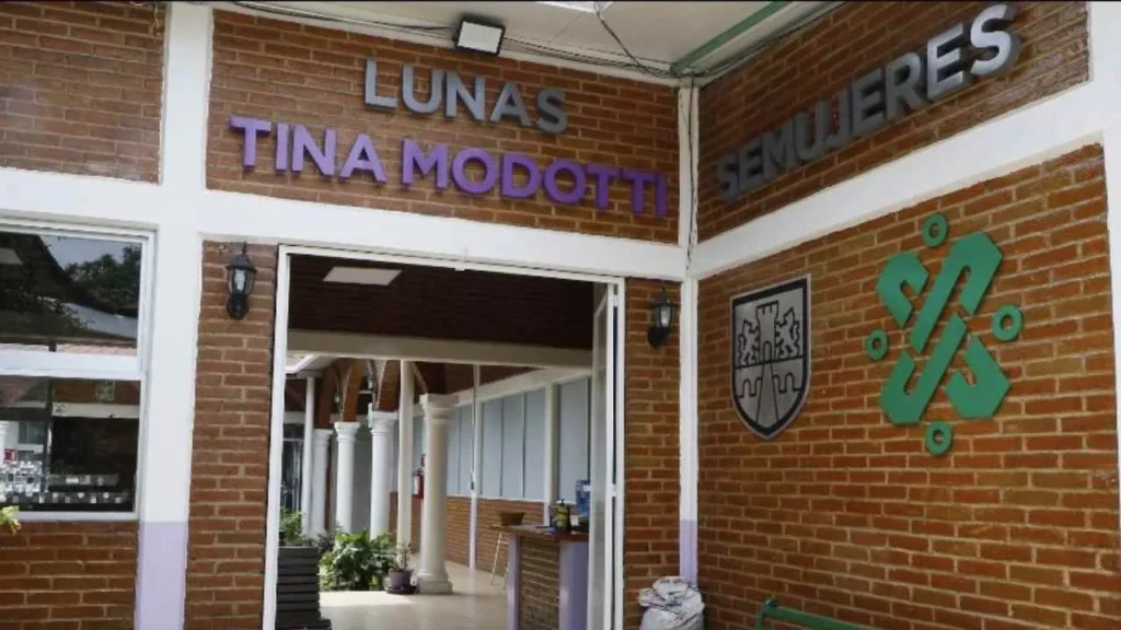 f13857562d834b13a5a571c43f050c49