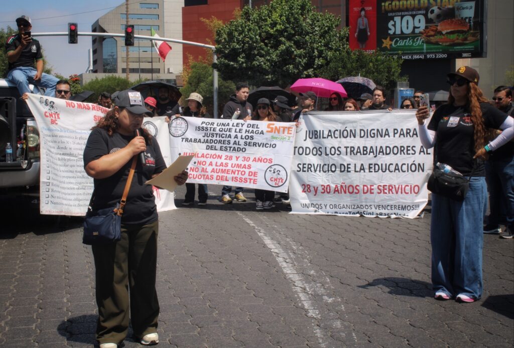 6cdea5727deb4954a50a9186d8e2d472